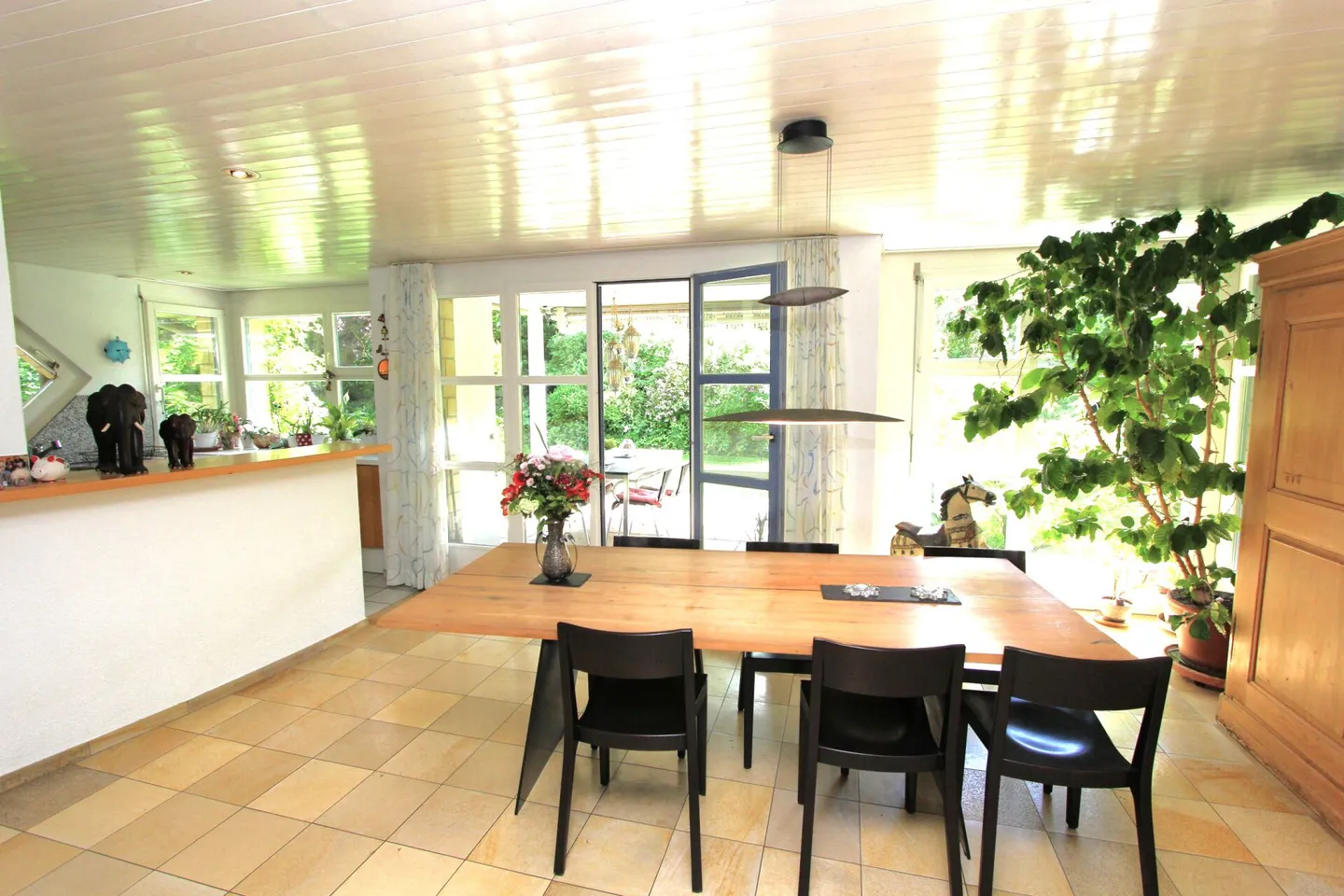 Proprietà di 7½ stanze con appartamento annesso autonomo - tanto spazio per essere felici! - Foto 2 di 18