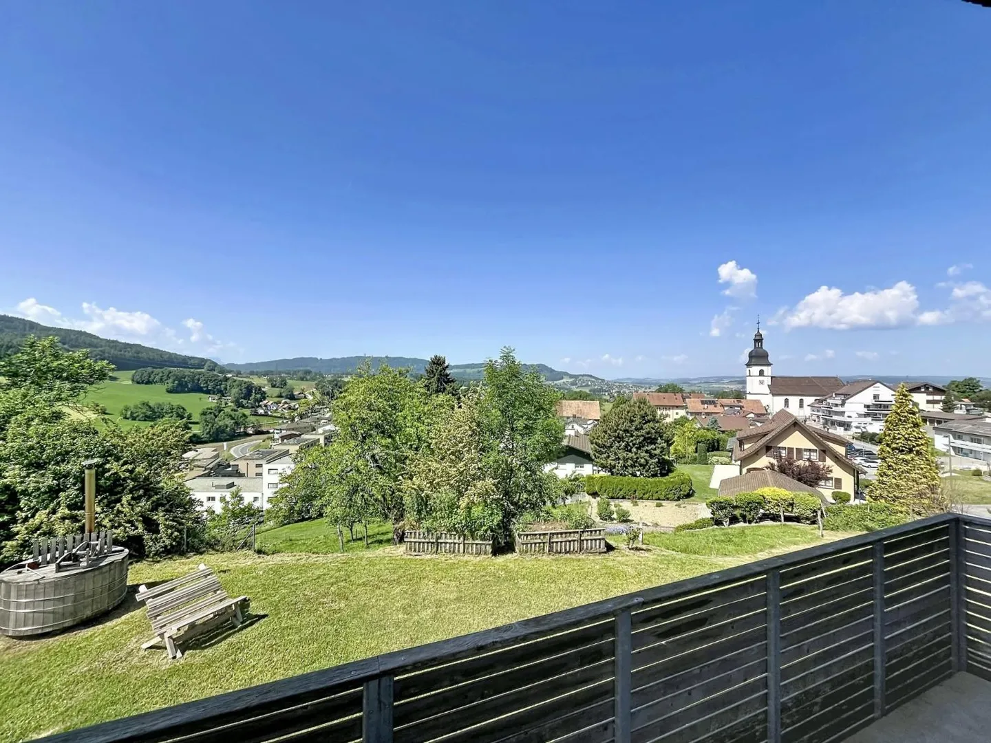 Haus mit Zwei Unabhängigen Einheiten - Foto 3 von 13