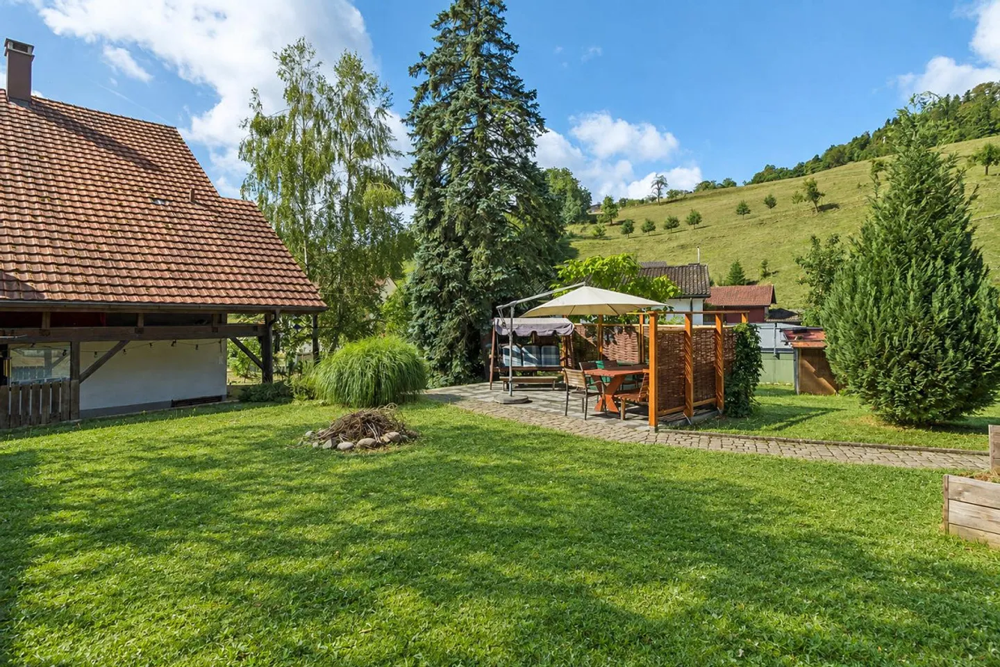 Charmantes Bauernhaus mit Werkstatt - Foto 2 von 21