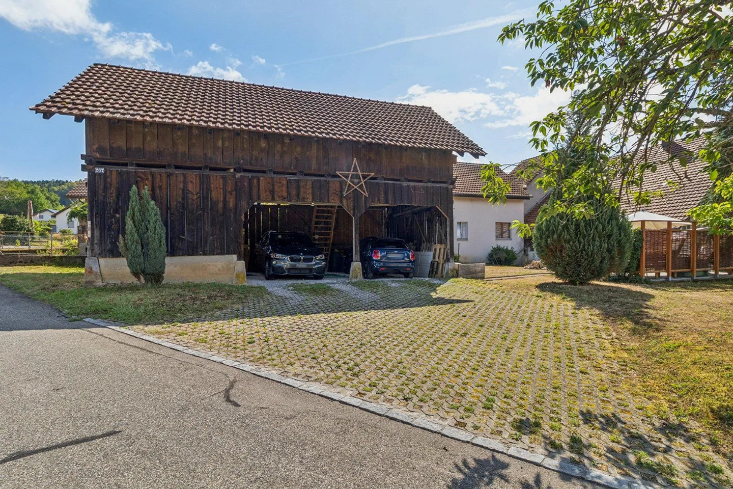 Charmantes Bauernhaus mit Werkstatt - Foto 16 von 21