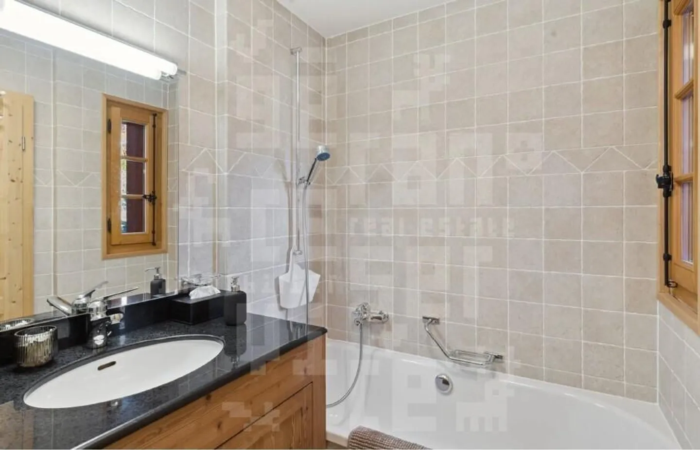 Appartement Charmant avec Terrasse - Photo 8 sur 21