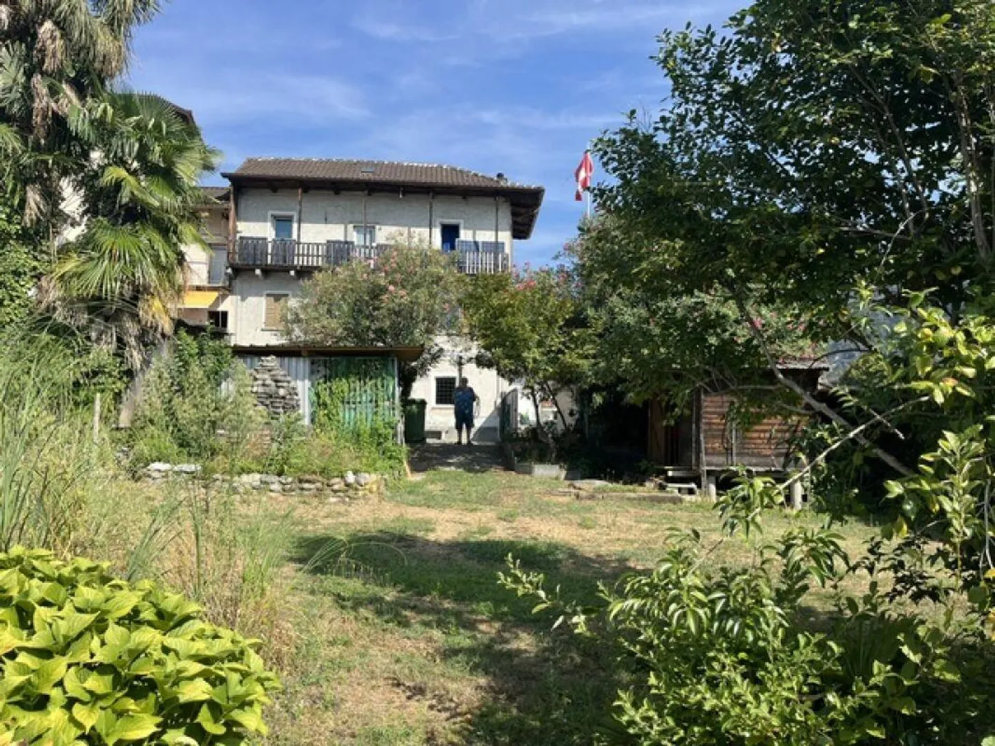 LOSONE - house to renovate with buildable garden - Photo 1 of 3