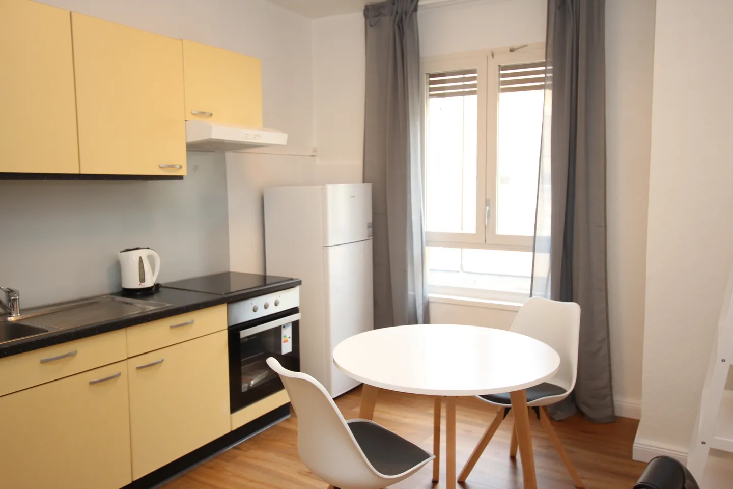 Appartement Charmant Près du Lac - Photo 2 sur 4