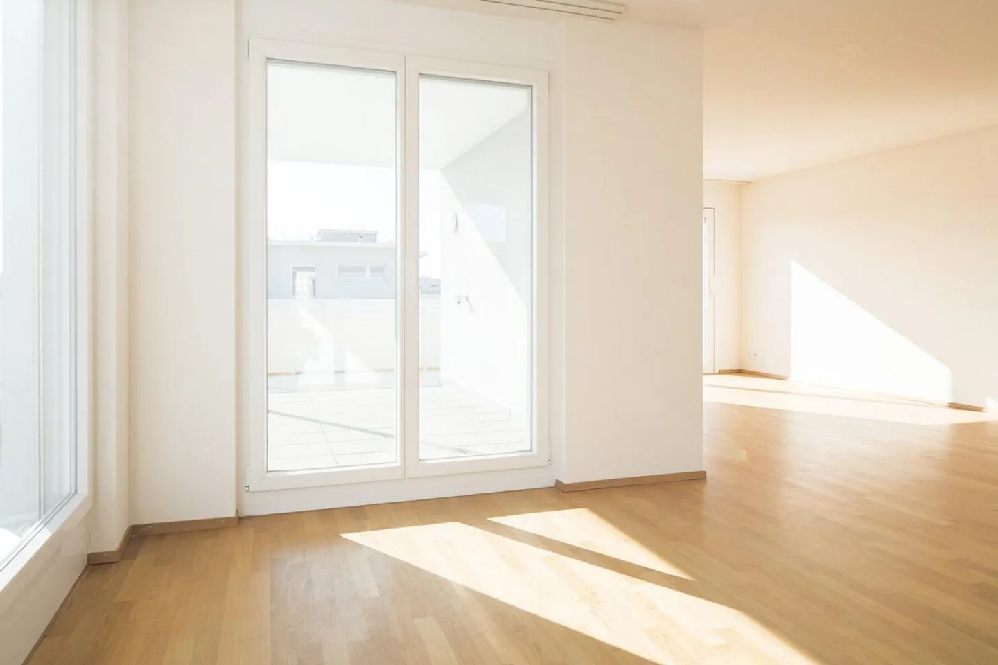 Penthouse apartment in a family-friendly residential area - Photo 2 of 11