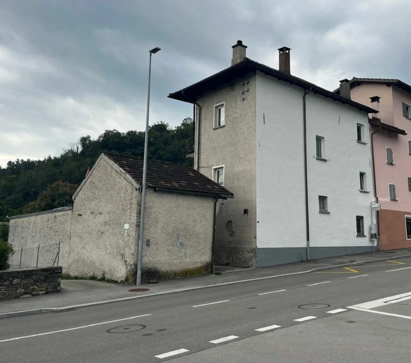 LOSONE - house to renovate with buildable garden - Photo 3 of 3