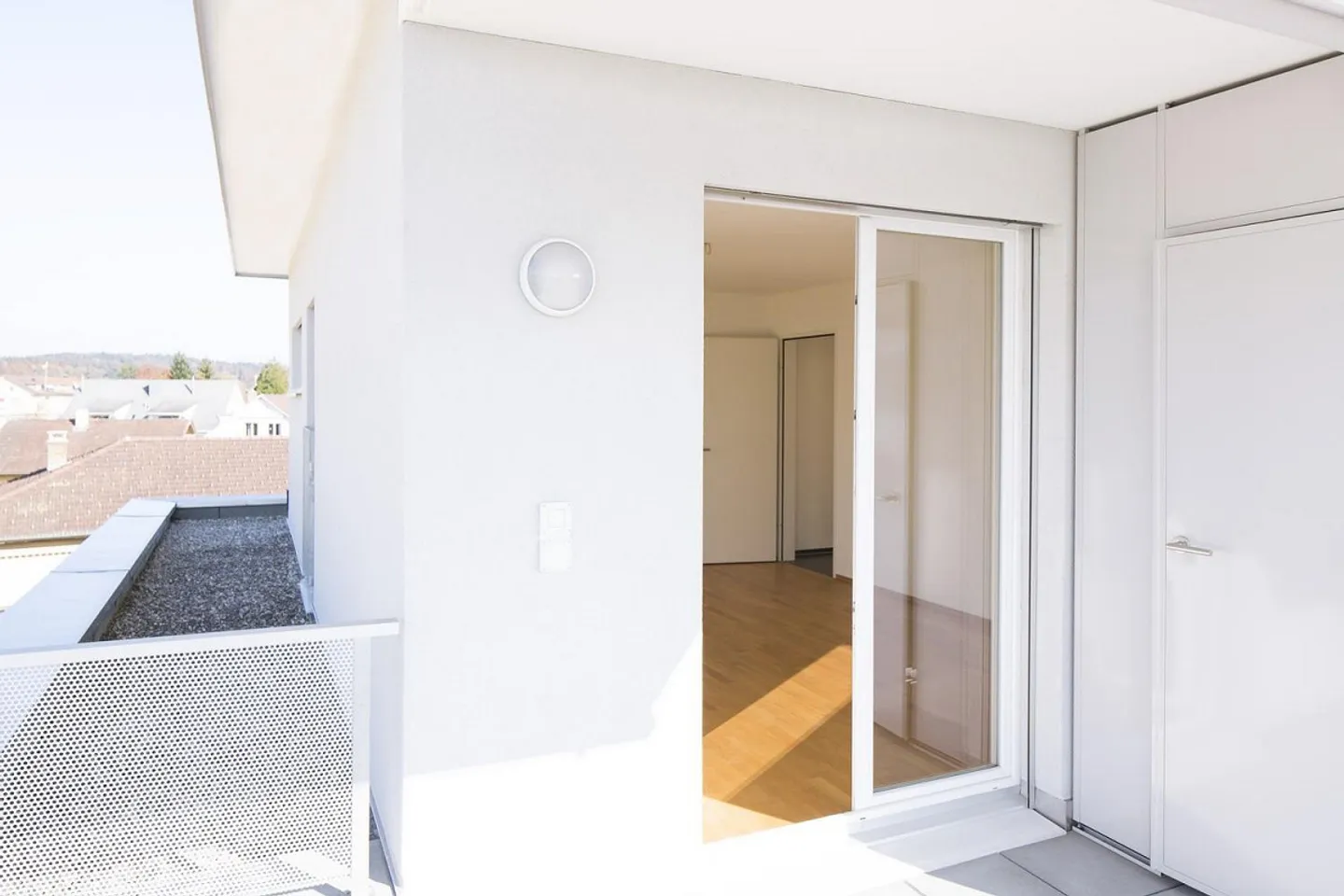 Penthouse apartment in a family-friendly residential area - Photo 5 of 11