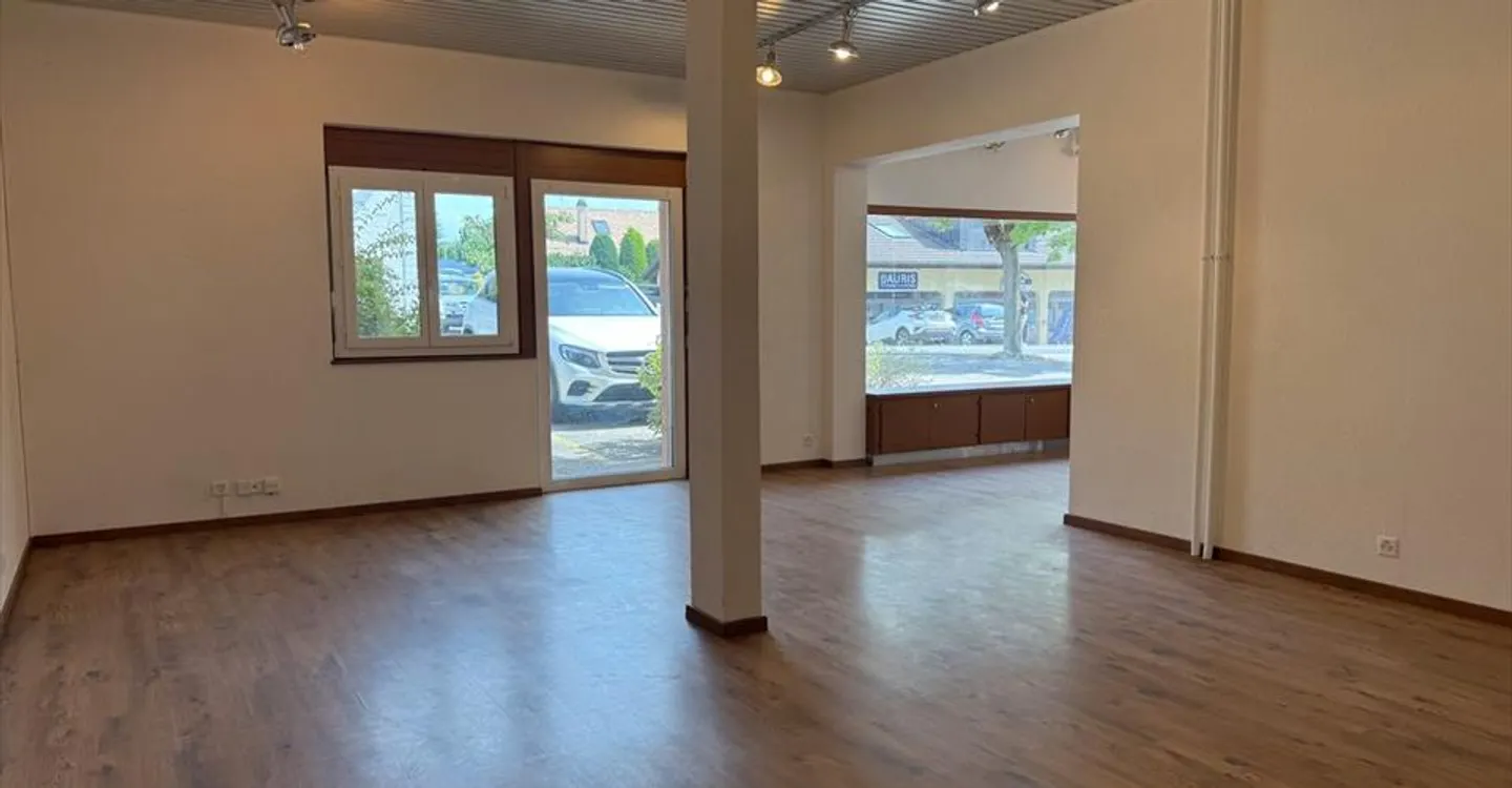 Espace Commercial Polyvalent 122m² - Photo 4 sur 13