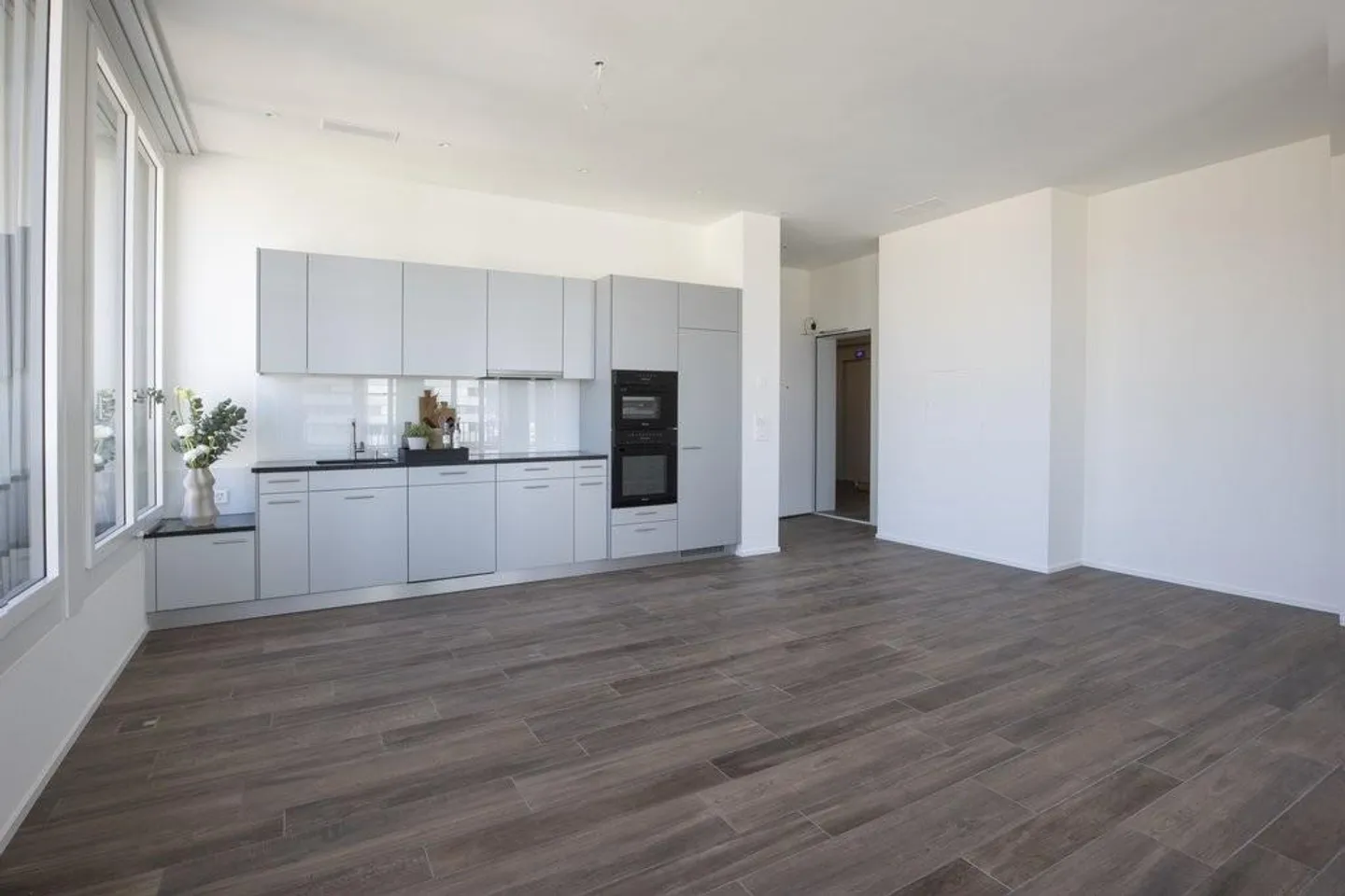 Vivere al 10° piano - Altezza della stanza di 3,5 metri - Foto 3 di 7