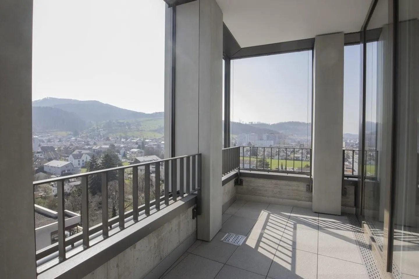 Vivere al 10° piano - Altezza della stanza di 3,5 metri - Foto 7 di 7