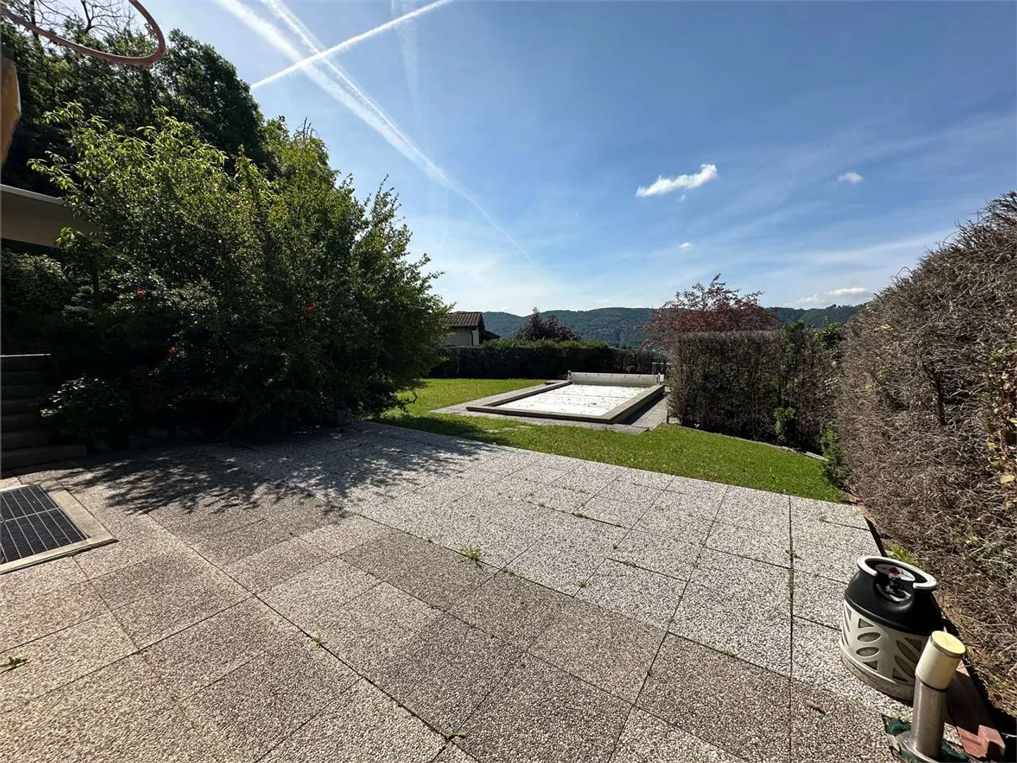 Prächtige Einfamilien-Villa mit Pool in Morbio Inferiore, exklusiv - Photo 2 of 13