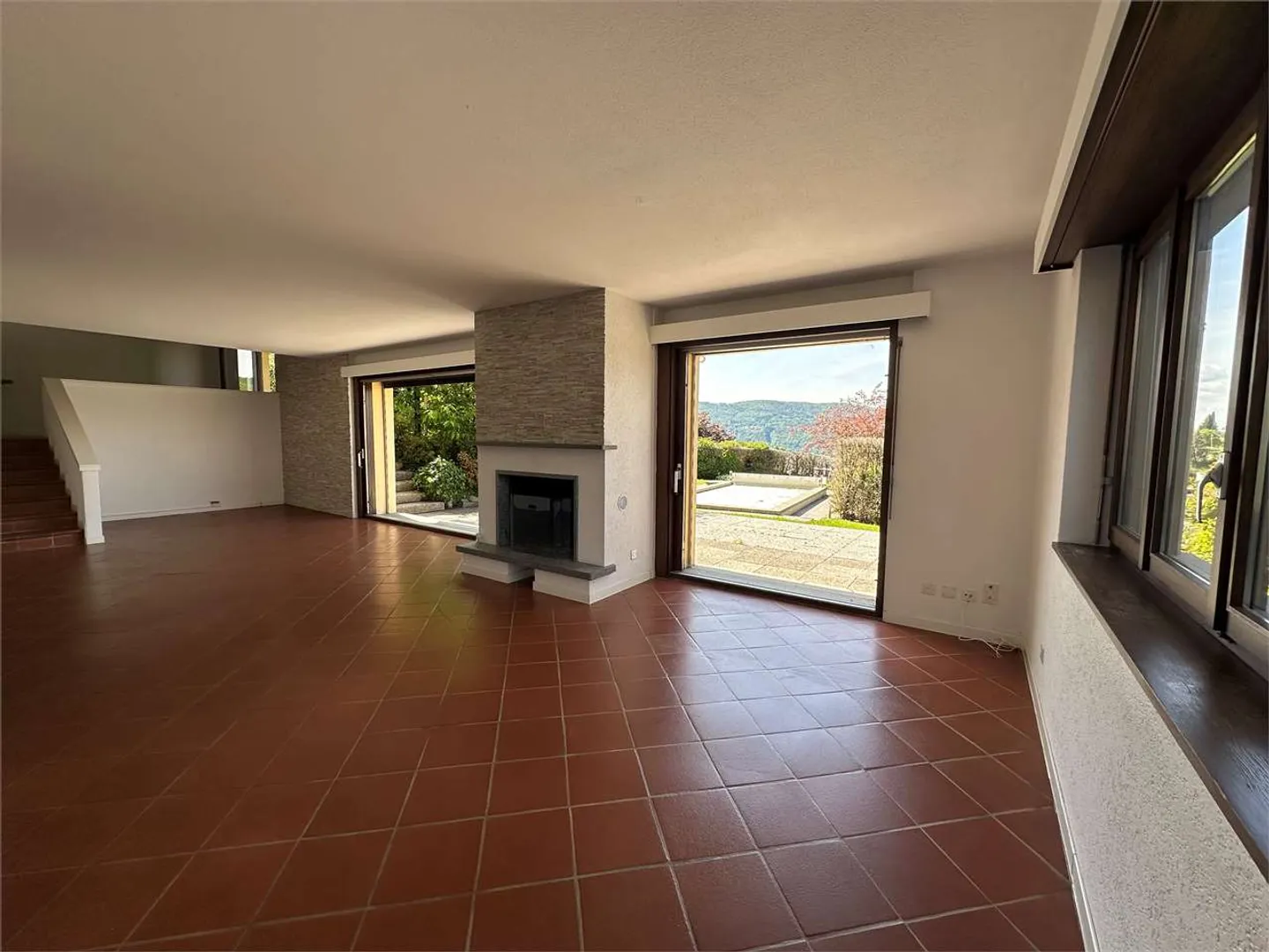 Prächtige Einfamilien-Villa mit Pool in Morbio Inferiore, exklusiv - Photo 5 of 13