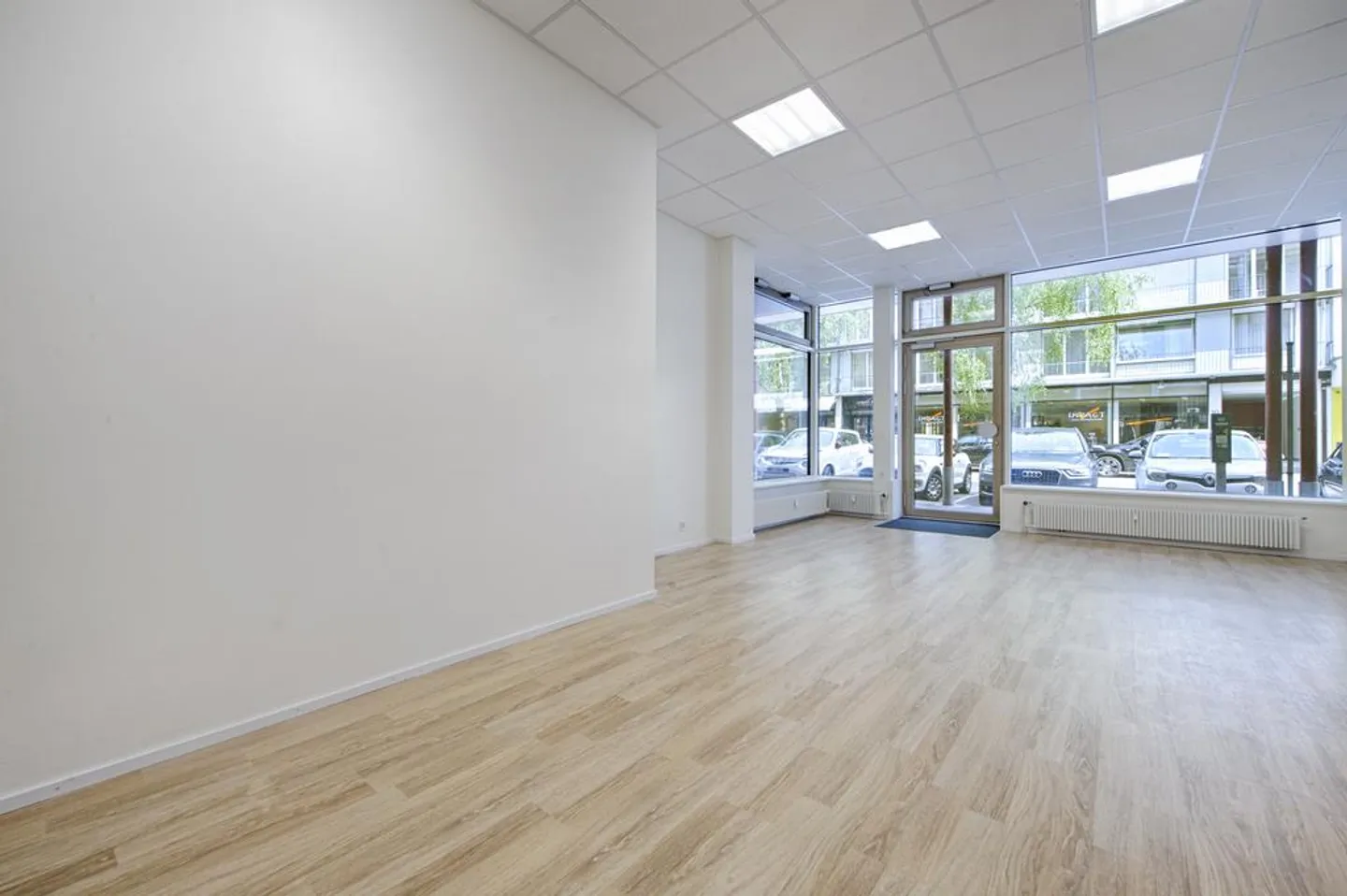 Proximity to Biel Main Station: Retail Space 34m2 - Photo 4 of 5