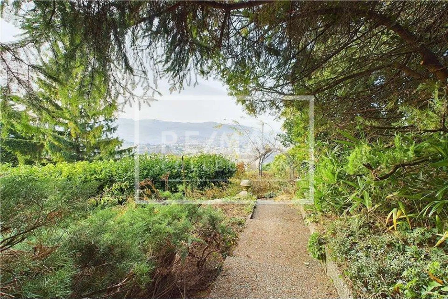 Lugano - Grande terreno edificabile nel verde | Lugano - Grosses, bebaubares Grundstück im Grünen  Atemberaubende Aussicht! - Foto 5 von 9