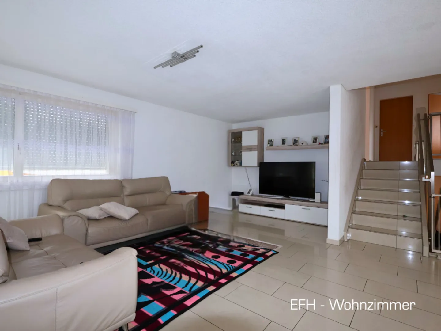 Insieme residenziale attraente con diverse opzioni di utilizzo - Foto 3 di 11