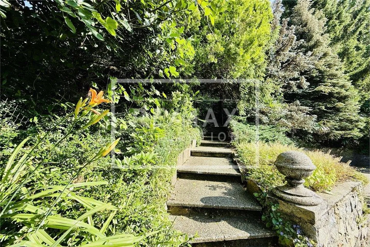 Lugano - Grande terreno edificabile nel verde | Lugano - Grosses, bebaubares Grundstück im Grünen  Atemberaubende Aussicht! - Foto 7 von 9