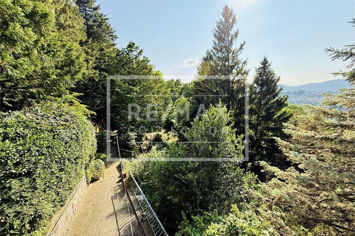 Lugano - Grande terreno edificabile nel verde | Lugano - Grosses, bebaubares Grundstück im Grünen  Atemberaubende Aussicht! - Foto 9 von 9
