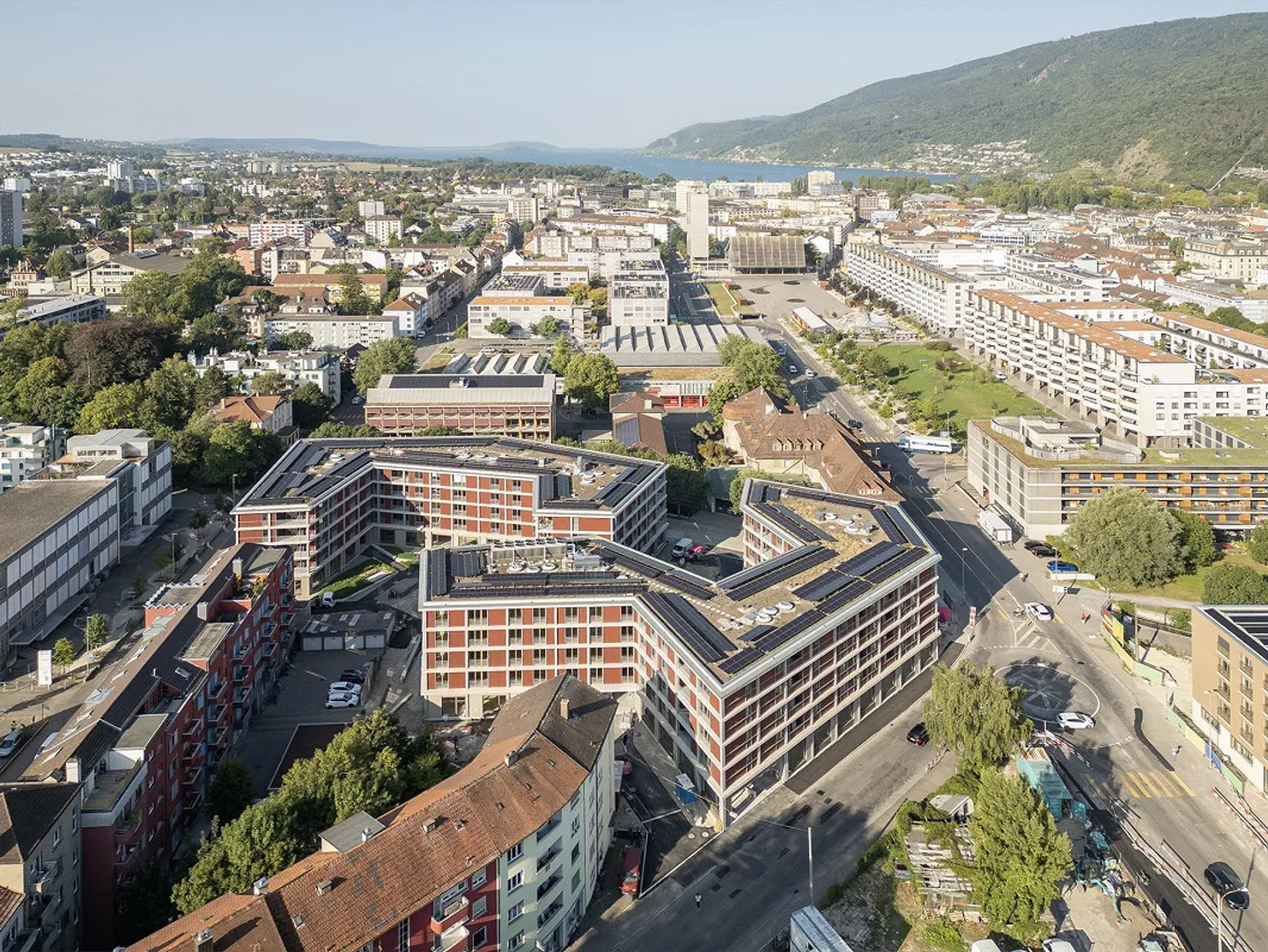Propriété commerciale à Bienne - Photo 1 sur 7