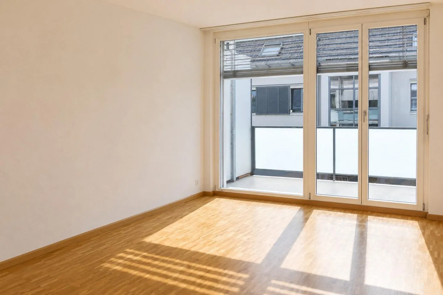 Appartement lumineux dans un endroit central à Oberwil - Photo 1 sur 9