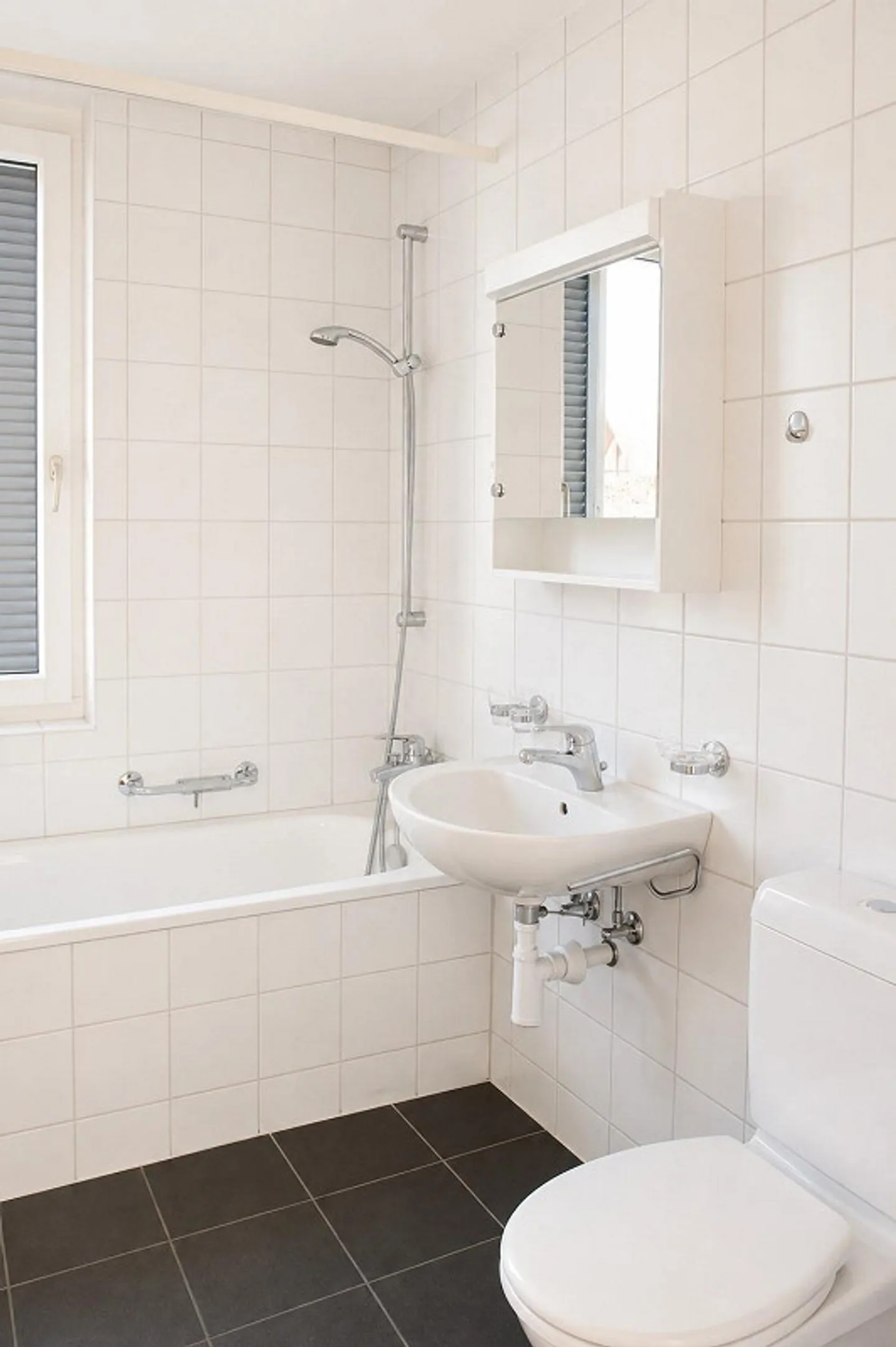 Appartement lumineux dans un endroit central à Oberwil - Photo 5 sur 9