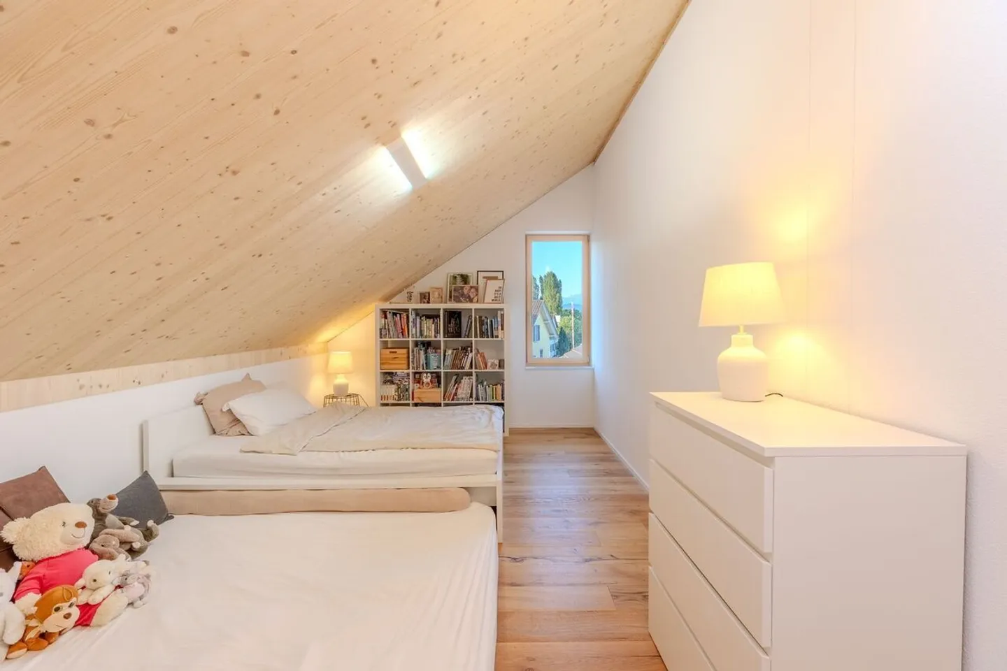Architect's Penthouse over Widnau with 270° Alpine Panorama - Photo 13 of 13