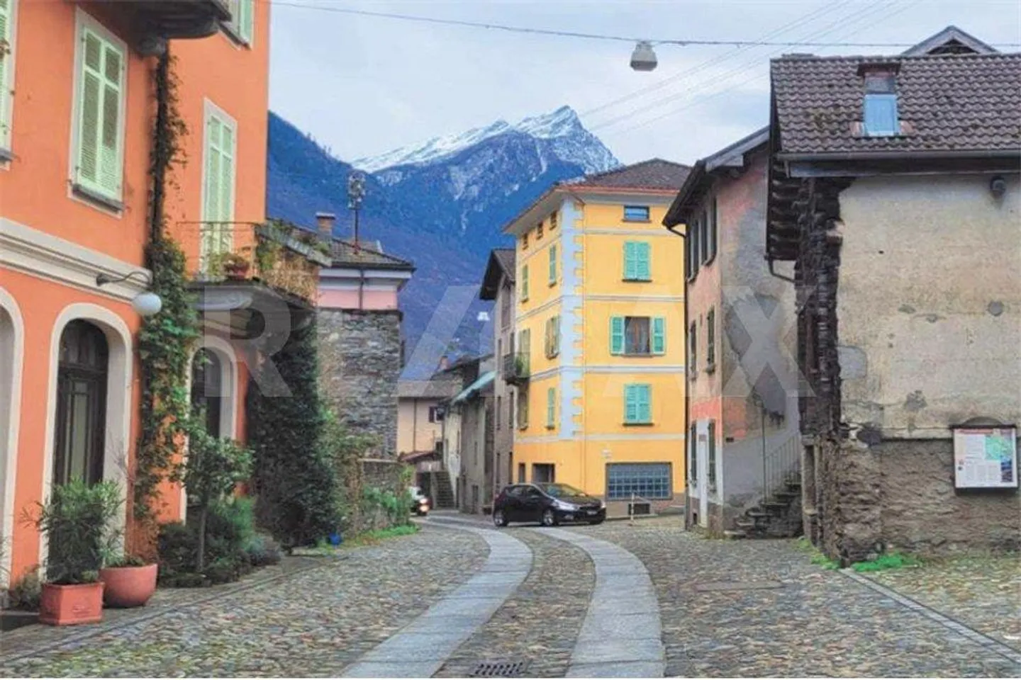 Gebäude mit sehr interessantem Ertrag zu verkaufen in Malvaglia - Foto 1 von 11