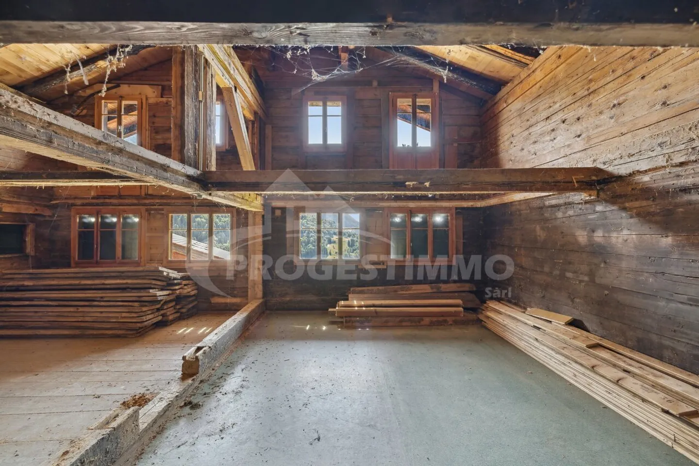 Historisches Chalet von 1767 mit großem Renovierungspotenzial - Foto 3 von 13