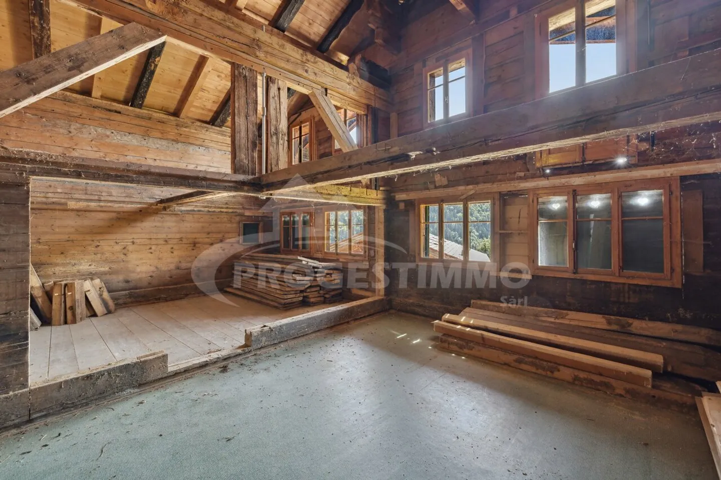 Historisches Chalet von 1767 mit großem Renovierungspotenzial - Foto 4 von 13