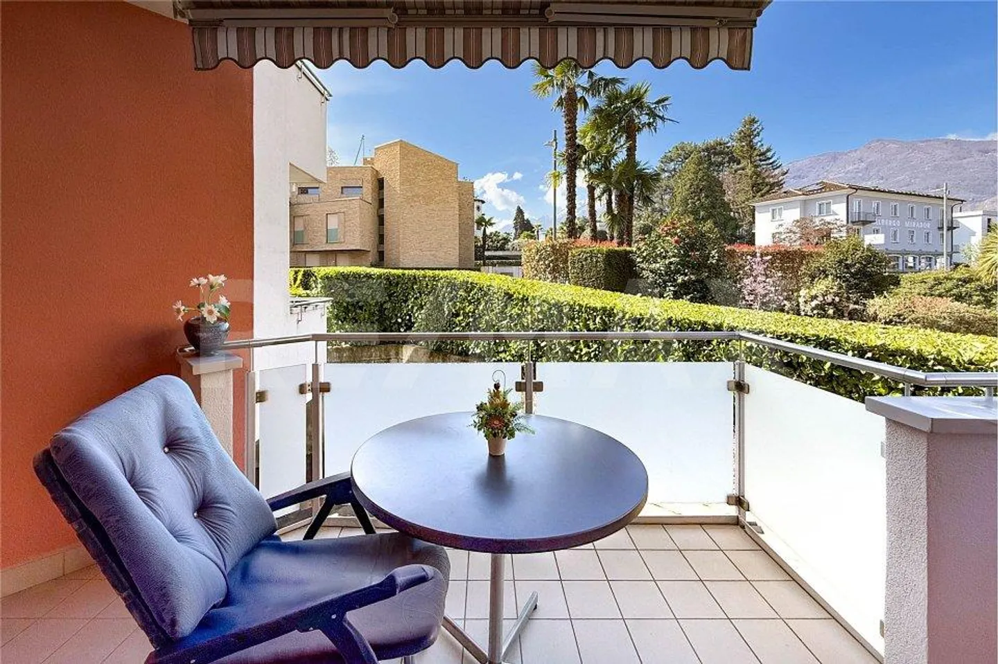 2.5-room apartment near the lake - Photo 1 of 10