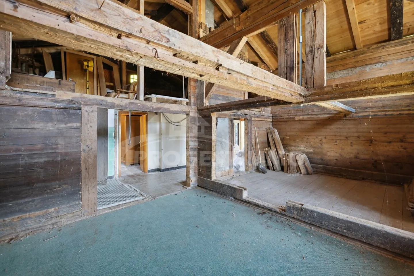 Historisches Chalet von 1767 mit großem Renovierungspotenzial - Foto 5 von 13