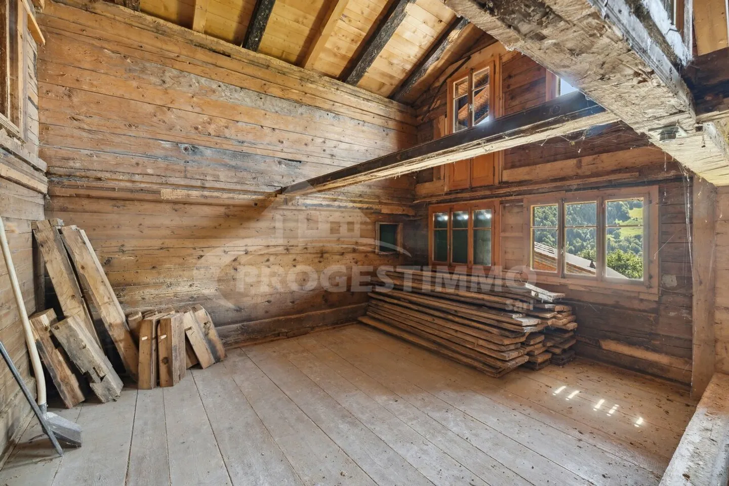 Historisches Chalet von 1767 mit großem Renovierungspotenzial - Foto 6 von 13