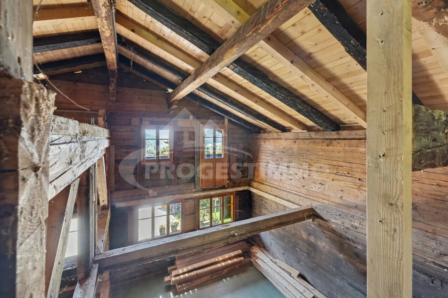 Historisches Chalet von 1767 mit großem Renovierungspotenzial - Foto 12 von 13