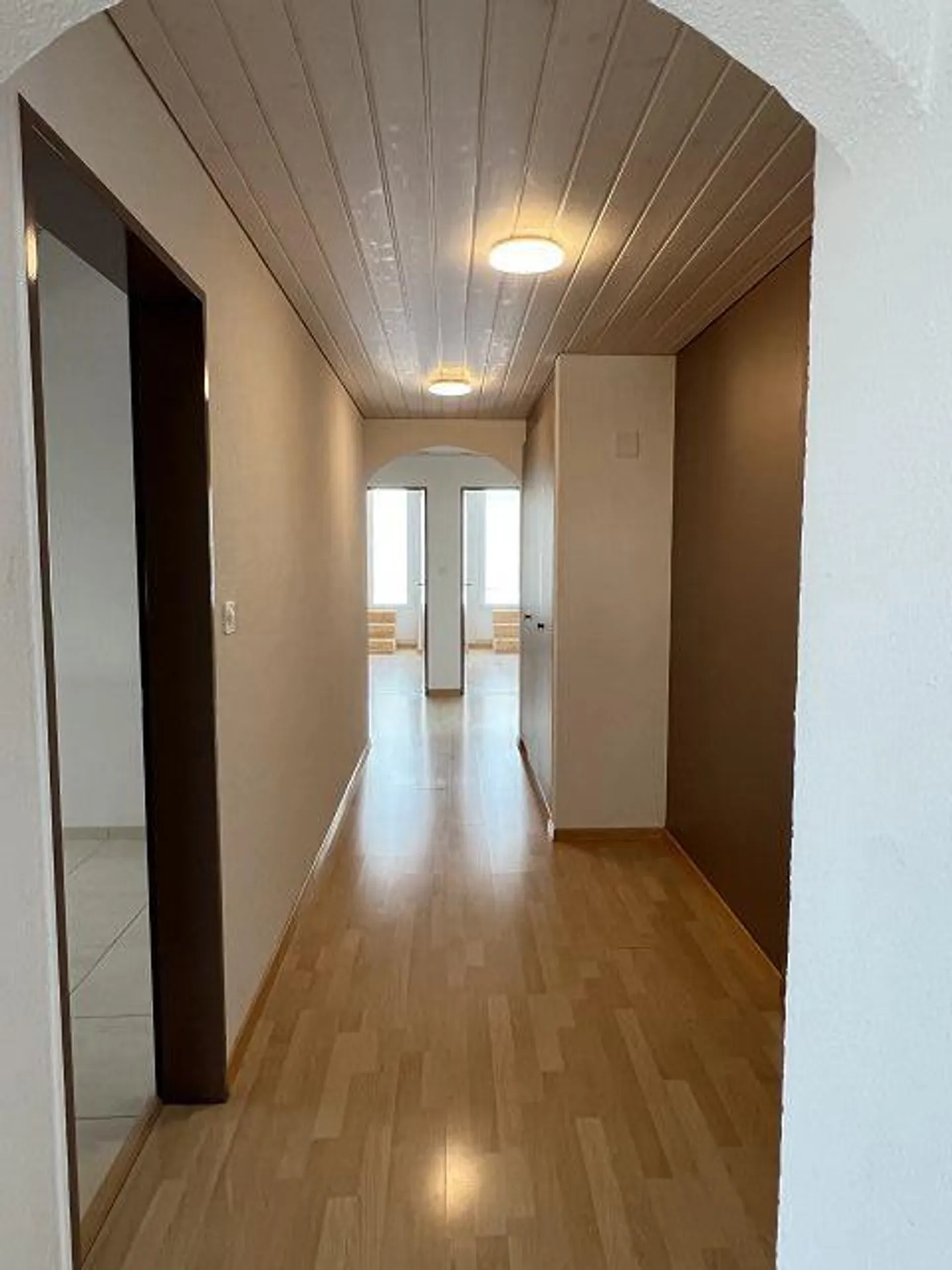 Appartamento attico 4.5 da sogno e luminoso in una posizione tranquilla - Foto 6 di 13