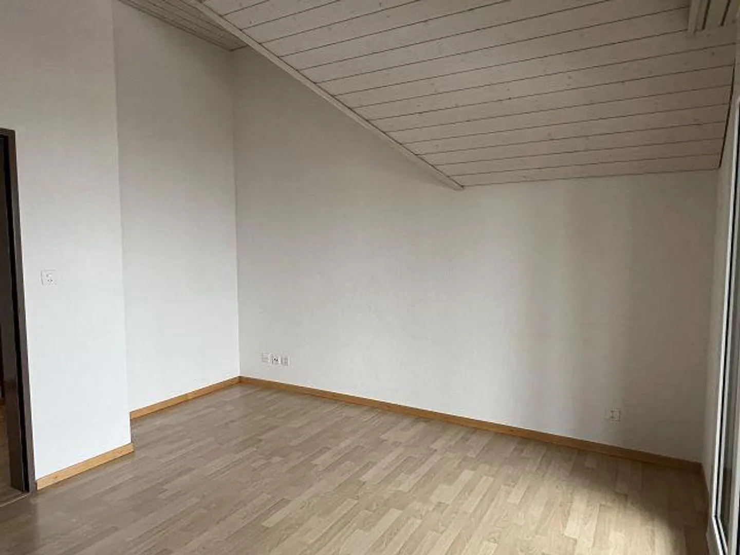 Appartamento attico 4.5 da sogno e luminoso in una posizione tranquilla - Foto 10 di 13