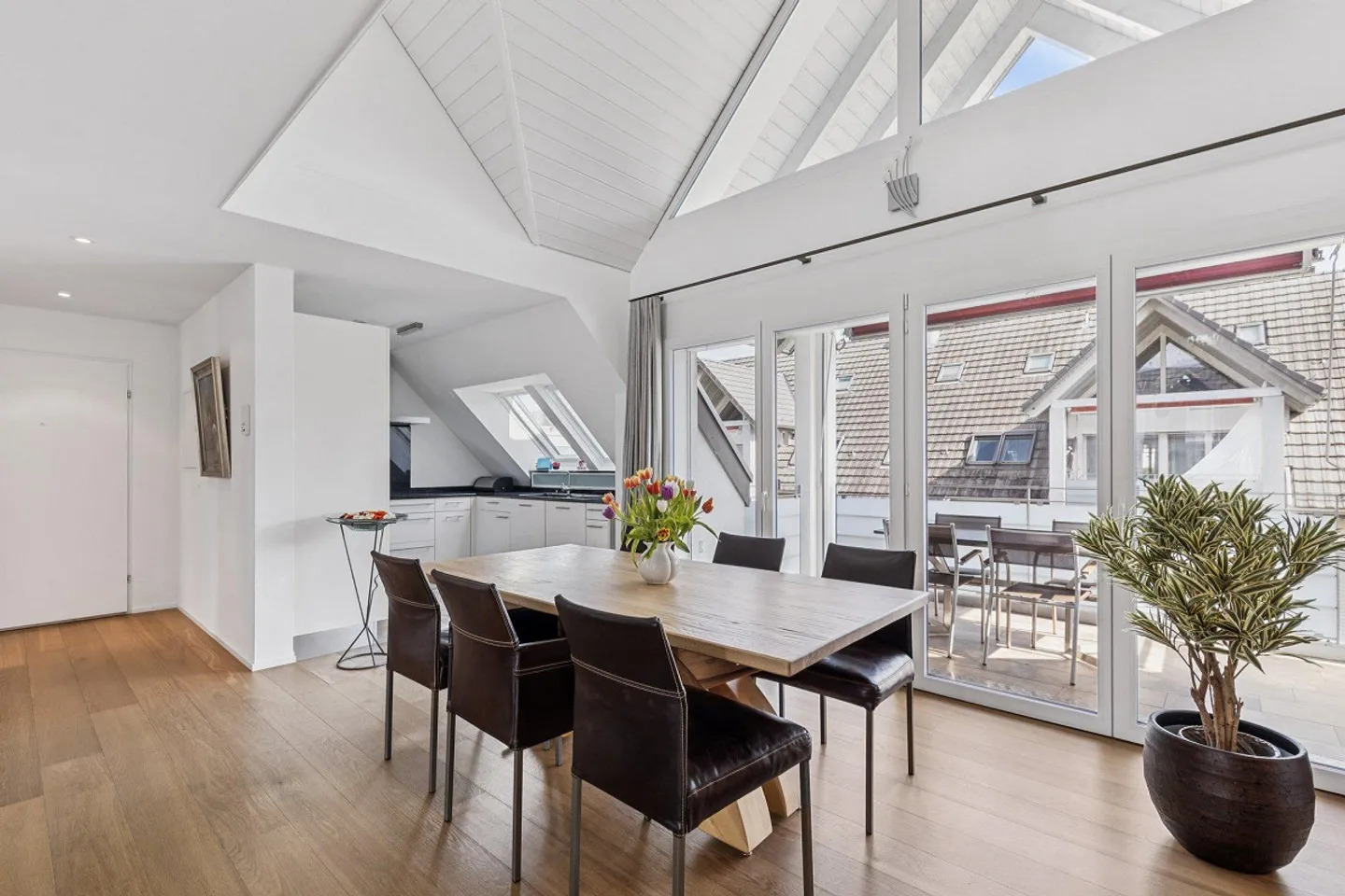 Grosszügige Maisonette mit Galerie - Foto 2 von 6