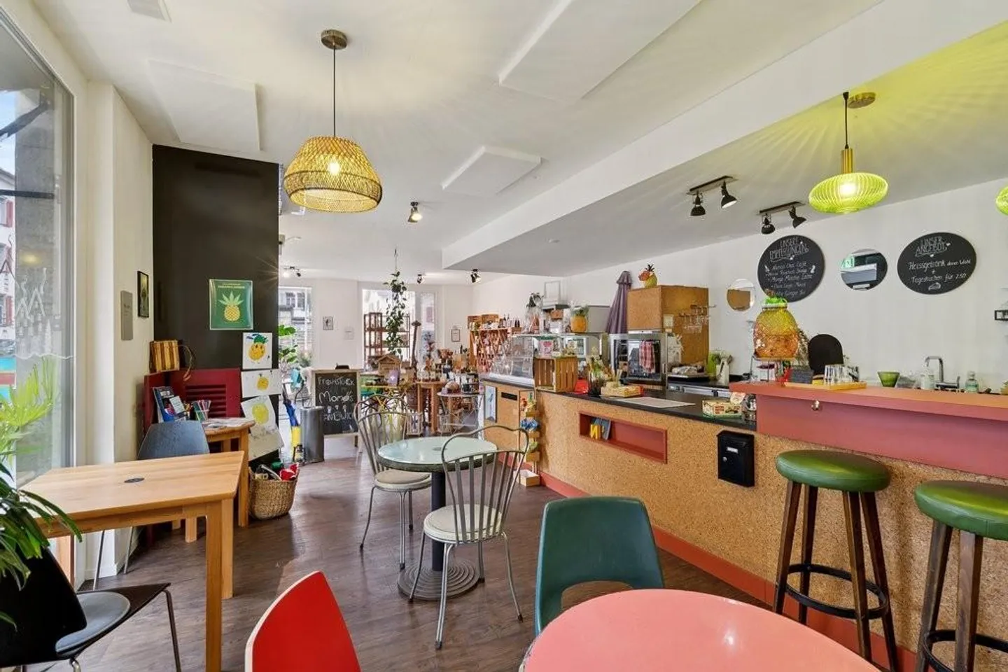 Spazio commerciale affascinante per caffè, bistrò o negozio - Foto 6 di 6