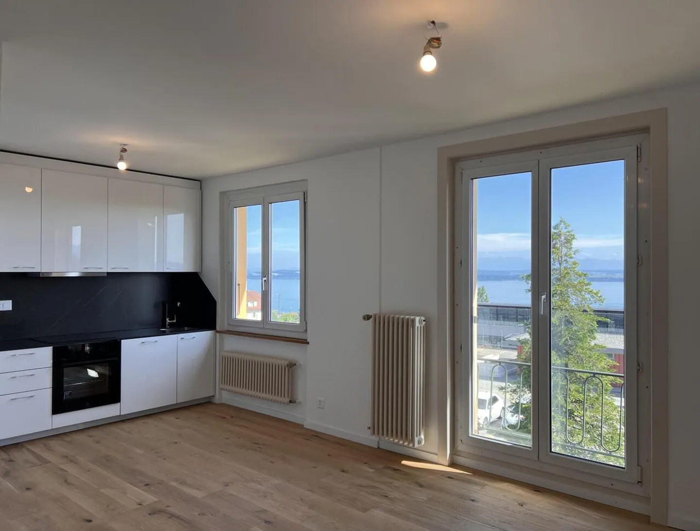 Charmante Wohnung mit Seeblick - Foto 3 von 9