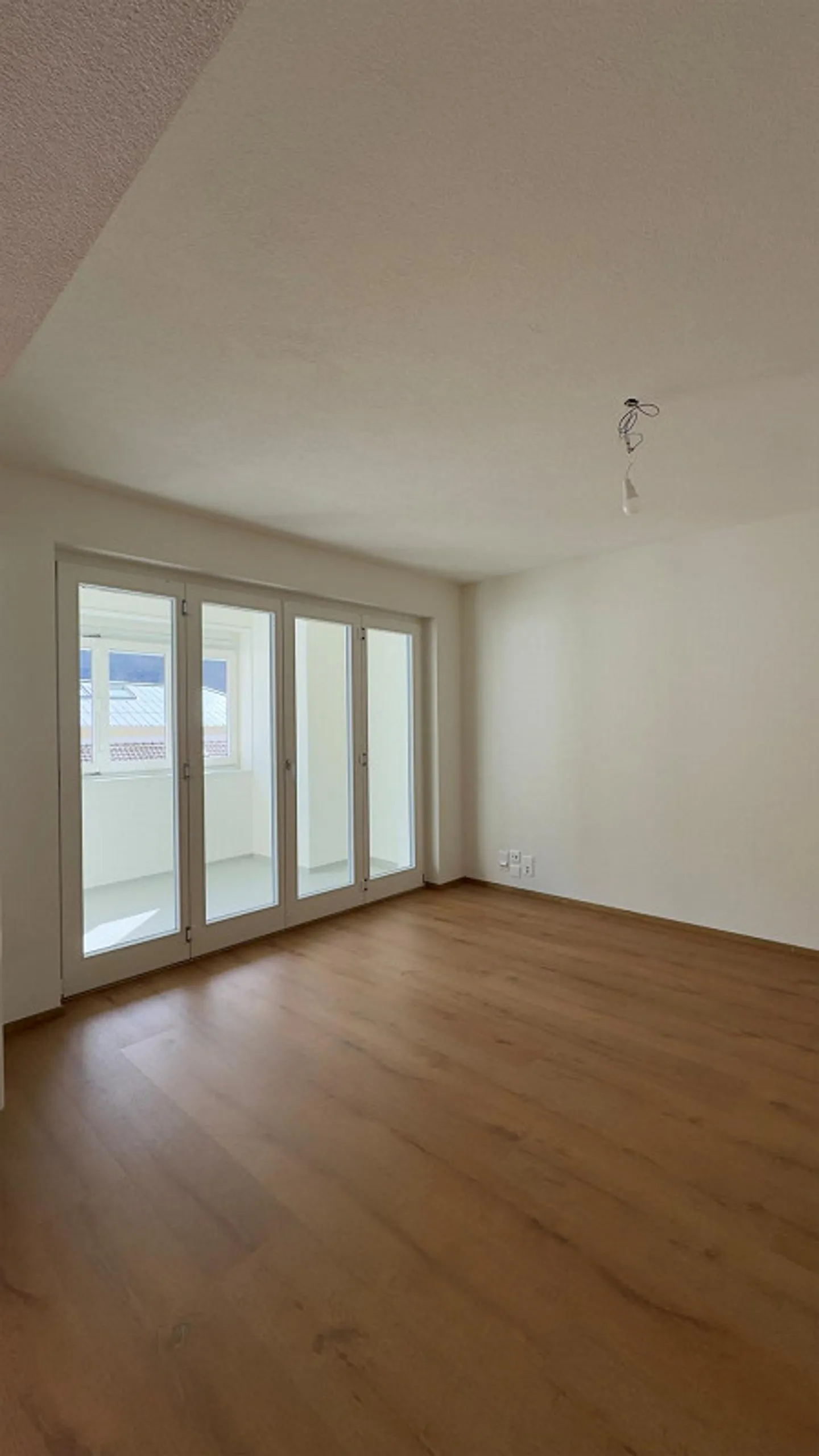 Situé au centre et fraîchement rénové - Photo 4 sur 10