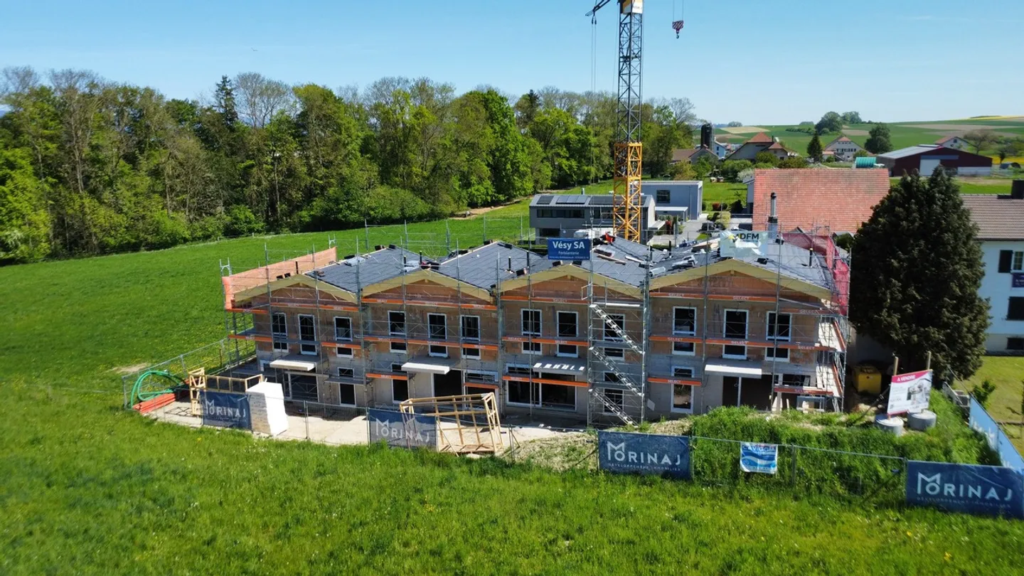 Maison contiguë 5.5 pièces - Photo 3 sur 12