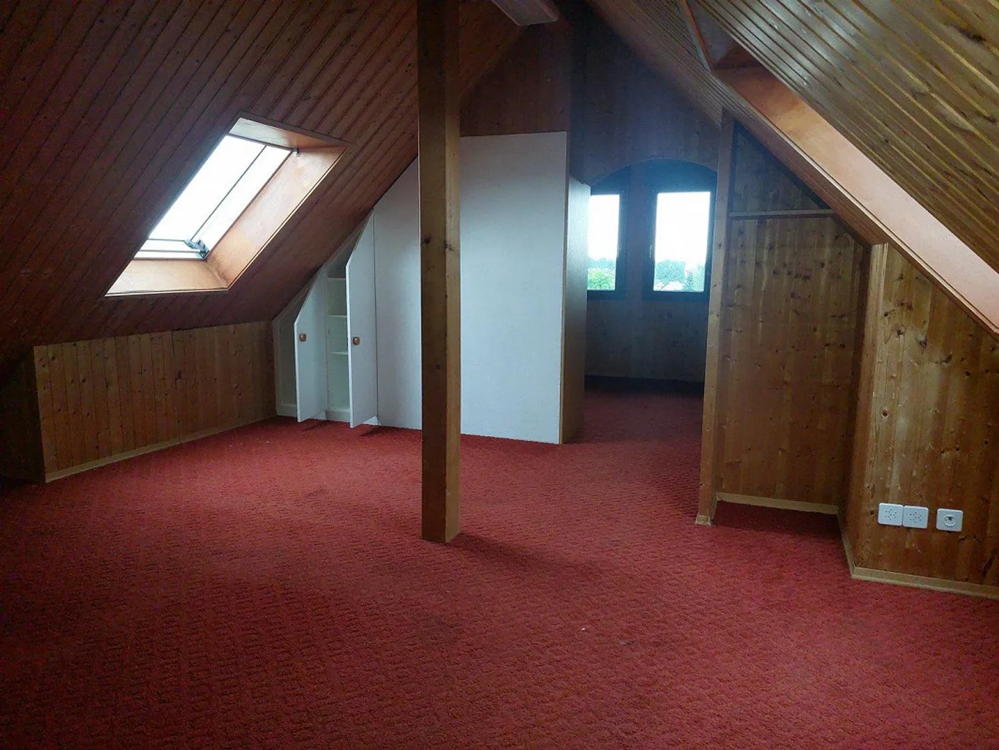 Cozy 2-Room Attic Apartment - Photo 8 of 10
