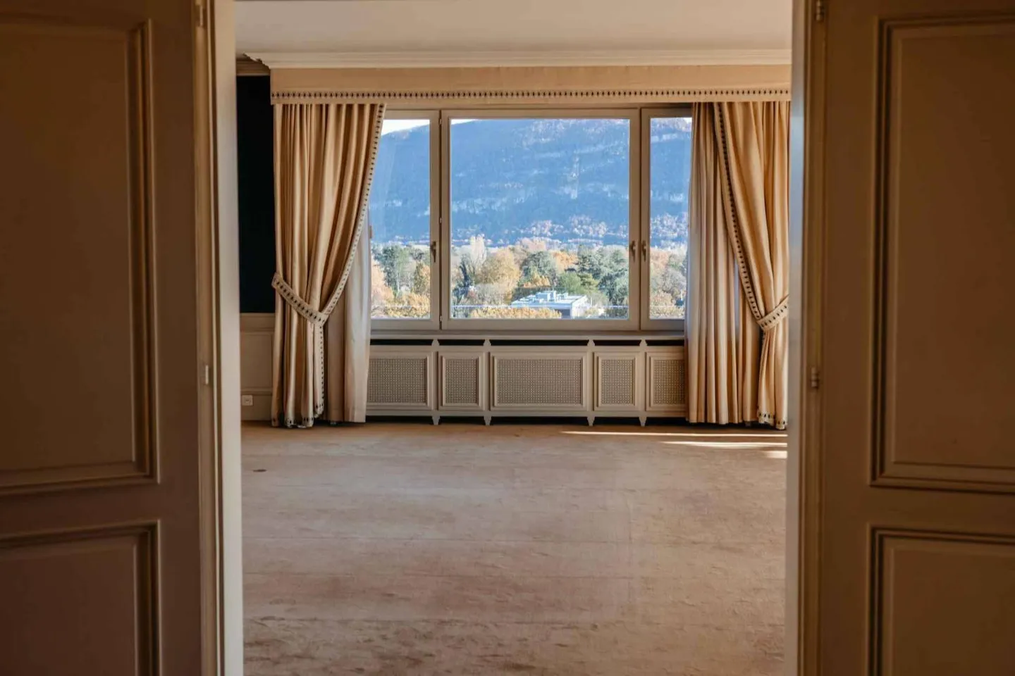 Elegantes Luxushaus mit Aussicht - Foto 6 von 8