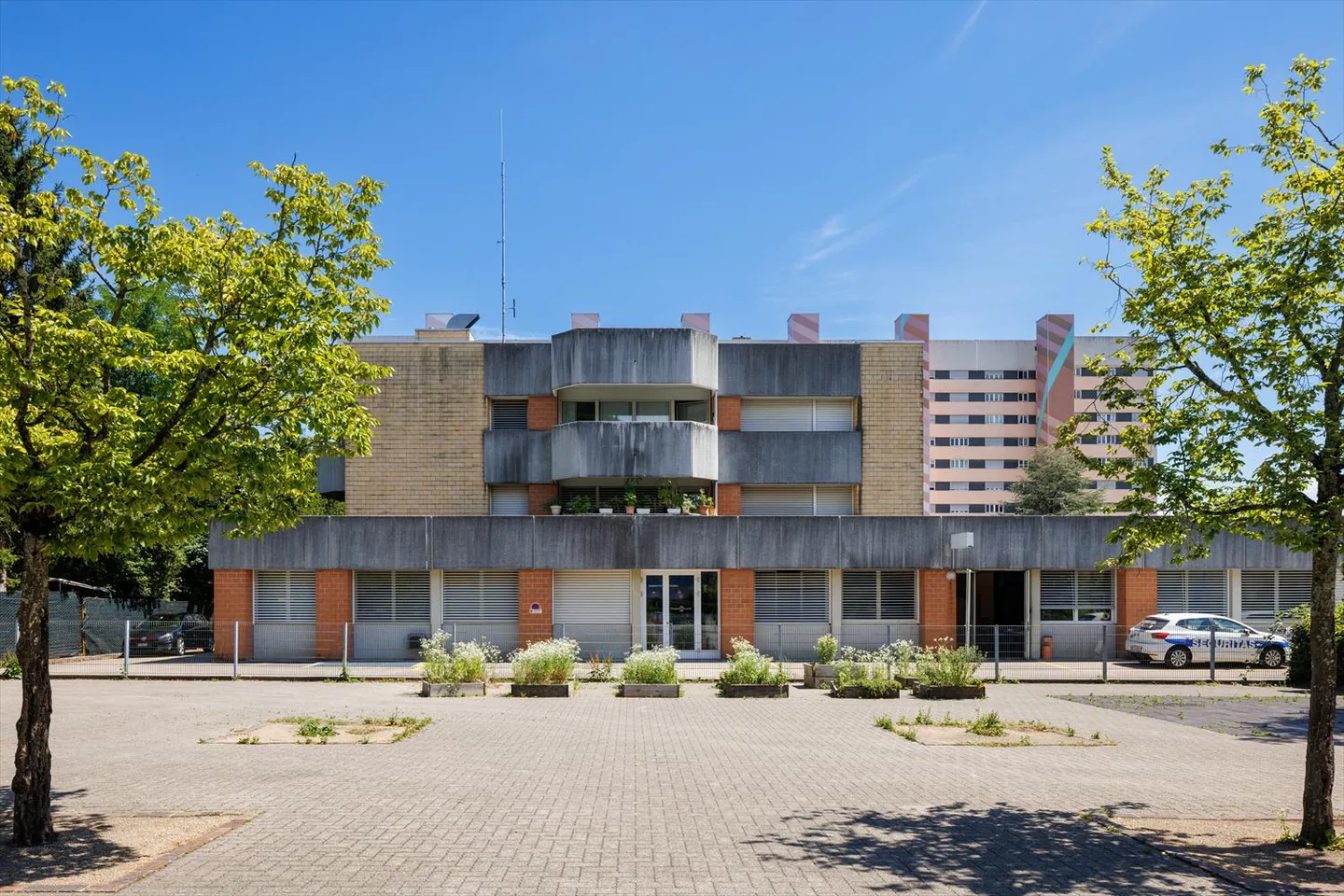 Deposit - Photo 5 of 7