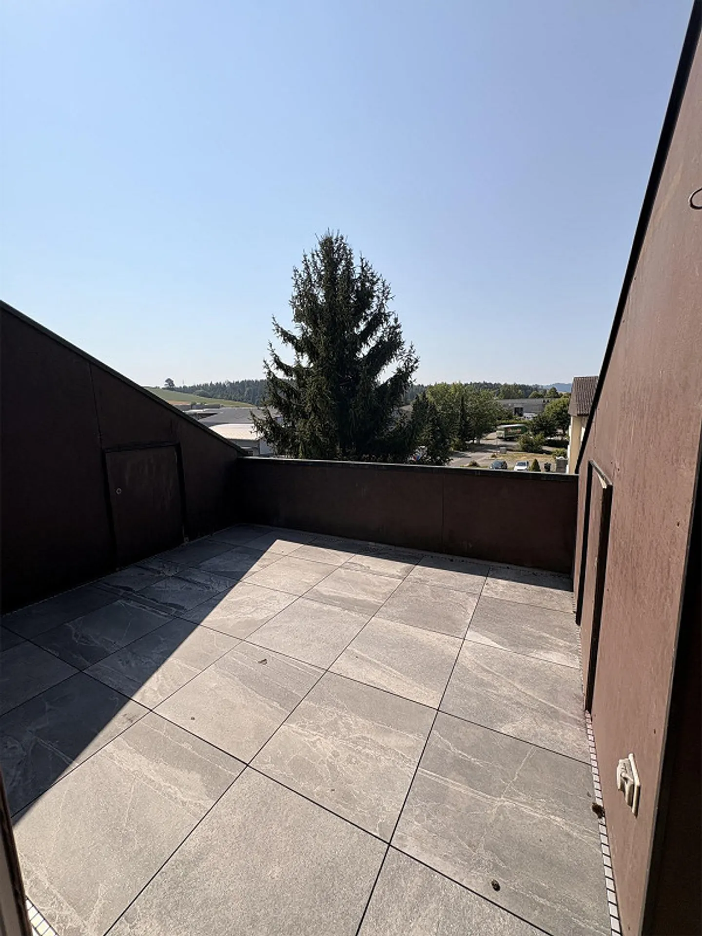 Charmante Dachwohnung mit Cheminée - Foto 7 von 24