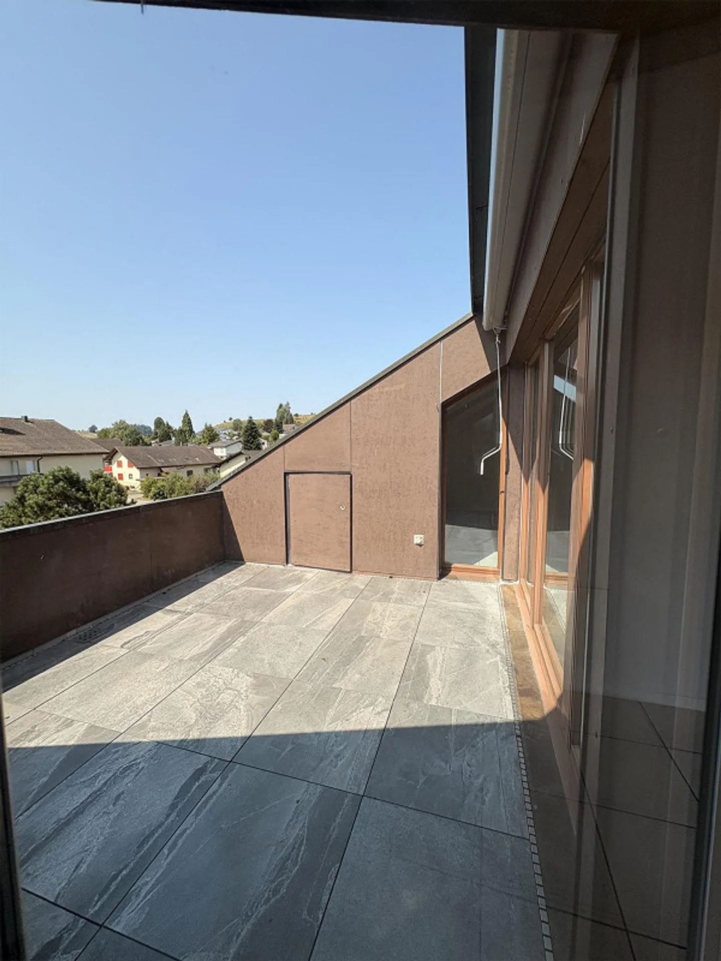 Charmante Dachwohnung mit Cheminée - Foto 9 von 24