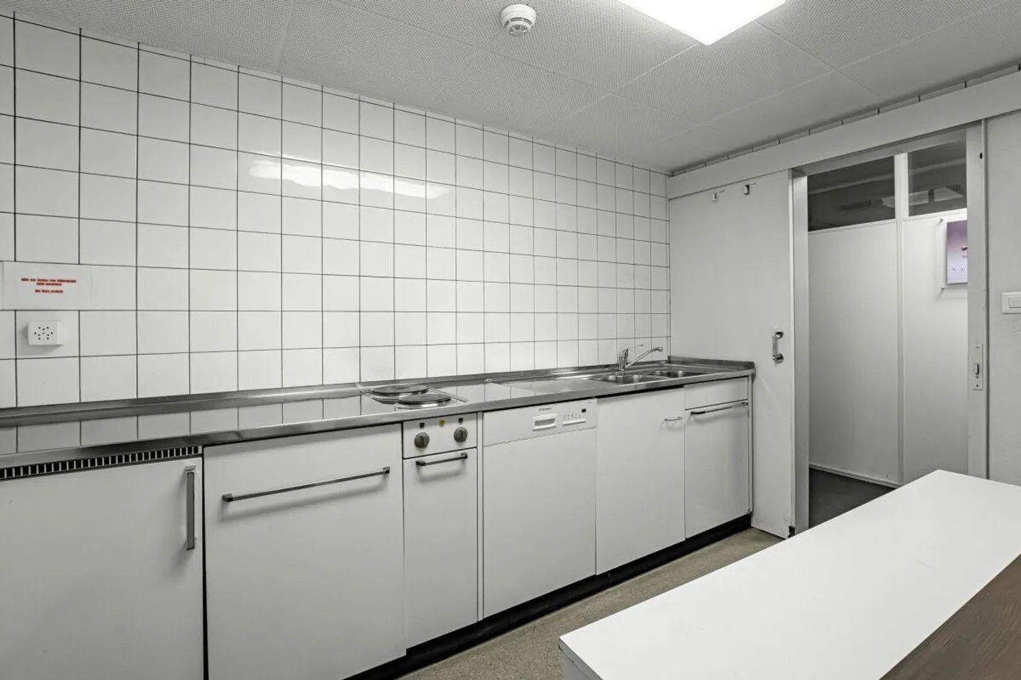 Commercial property with great development potential - Photo 11 of 12