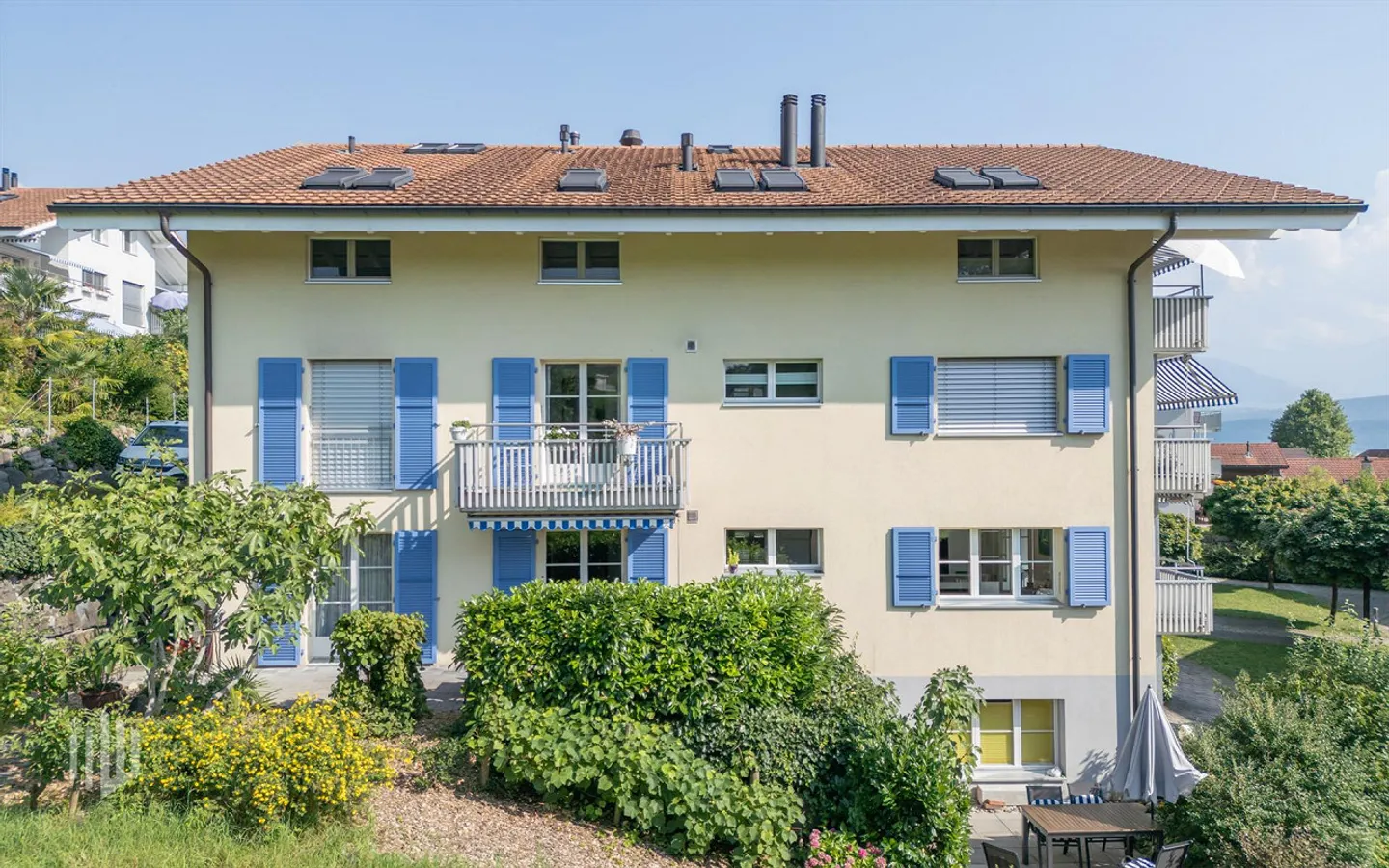 ImmoWyss - Great 4.5-room apartment above the roofs of Hilterfingen - Photo 1 of 8