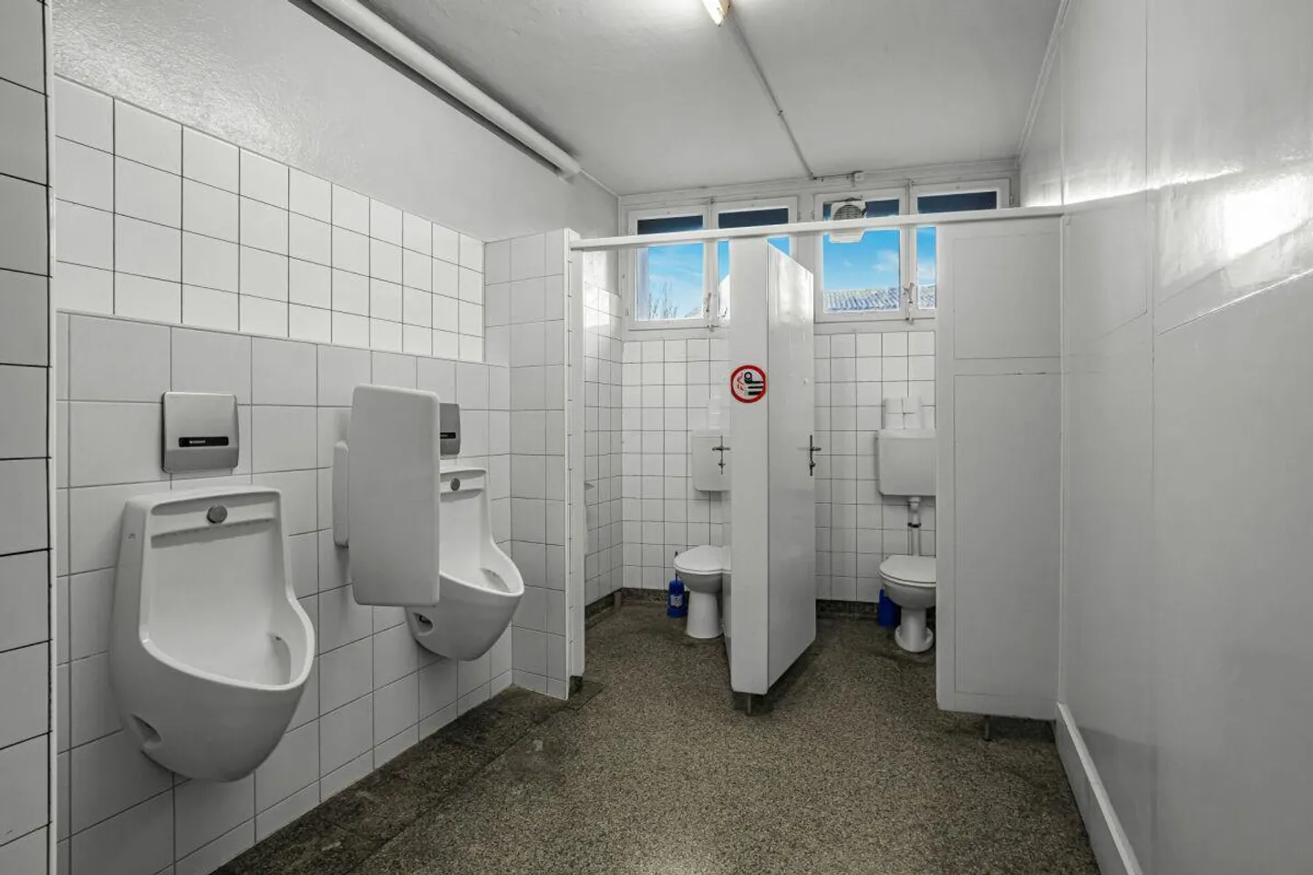 Commercial property with great development potential - Photo 12 of 12