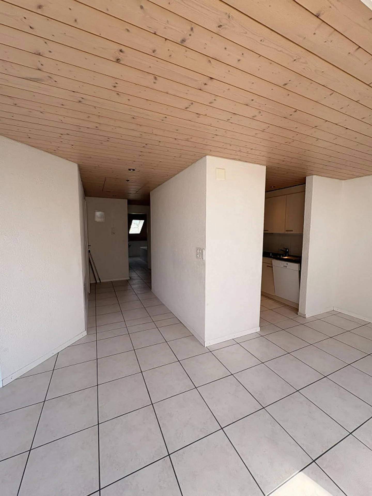 Charmante Dachwohnung mit Cheminée - Foto 12 von 24