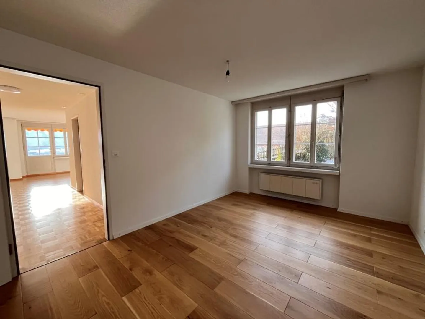 Well-maintained 2-room apartment with lake and mountain view - Photo 6 of 10