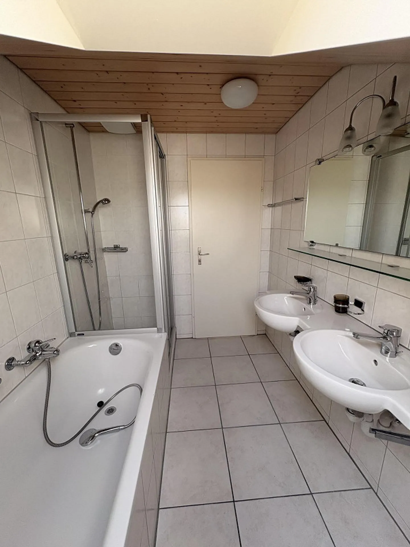 Charmante Dachwohnung mit Cheminée - Foto 18 von 24
