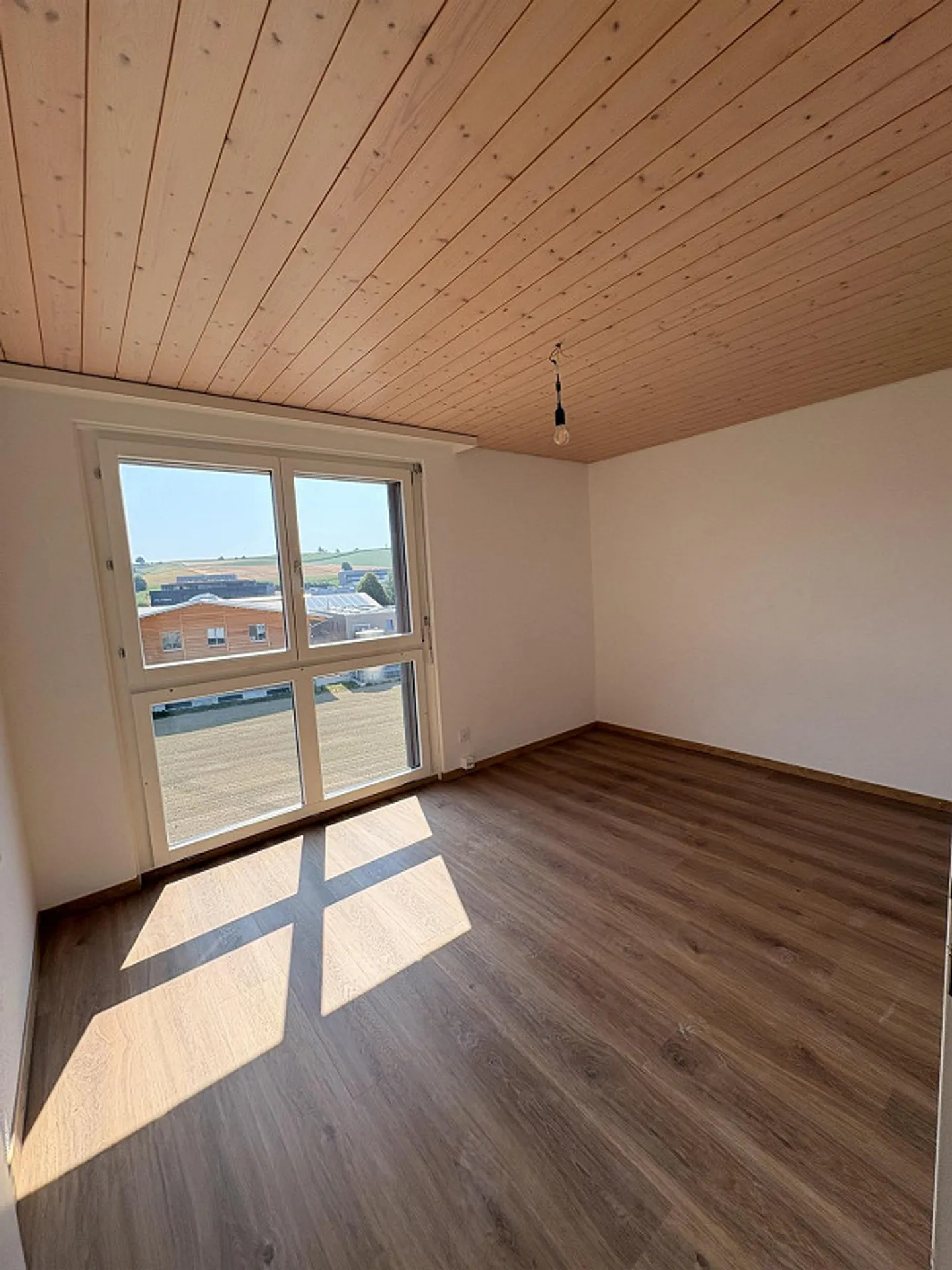 Charmante Dachwohnung mit Cheminée - Foto 21 von 24